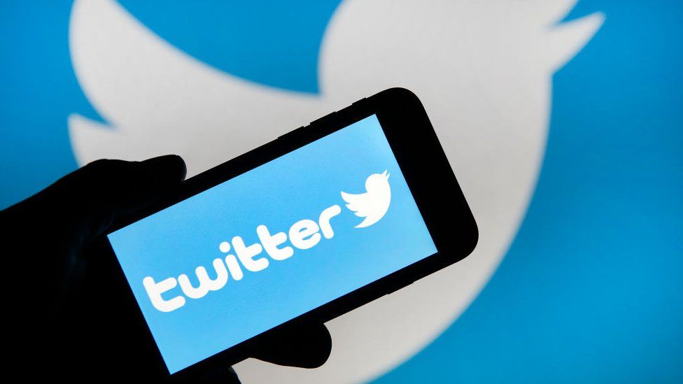 India Covid: Anger as Twitter ordered to remove critical virus posts